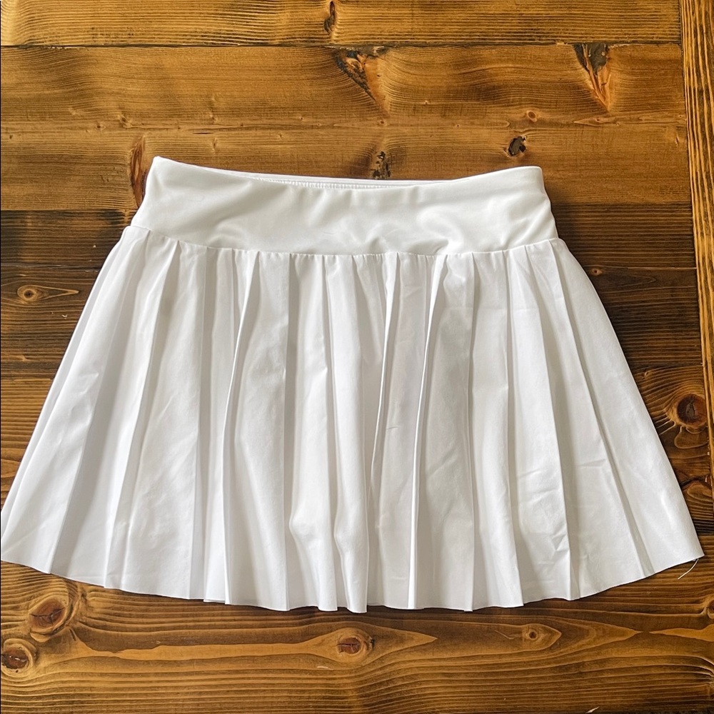 DSG Classic White Pleated Skirt